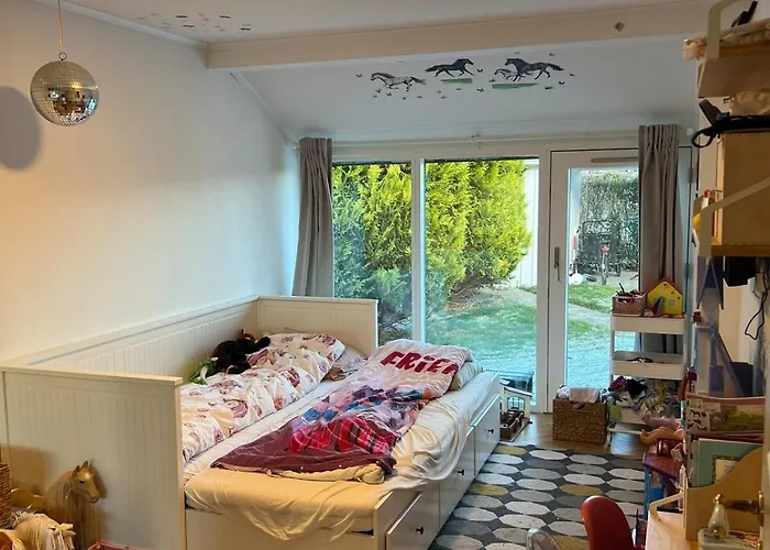 Villa Large Townhouse Odense